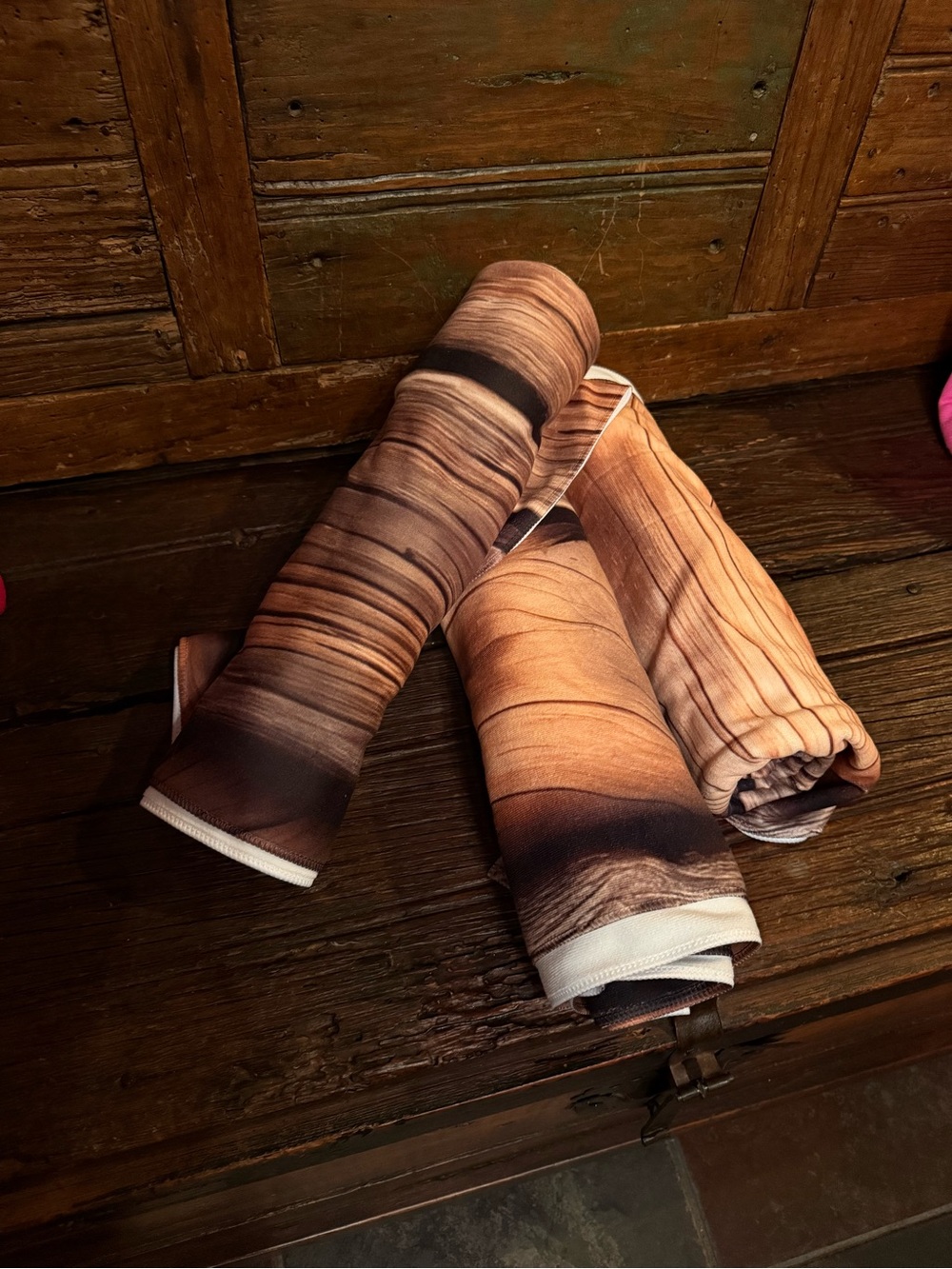 Set of 3 Wood Grain Print Decorative Towels + Wooden Figure